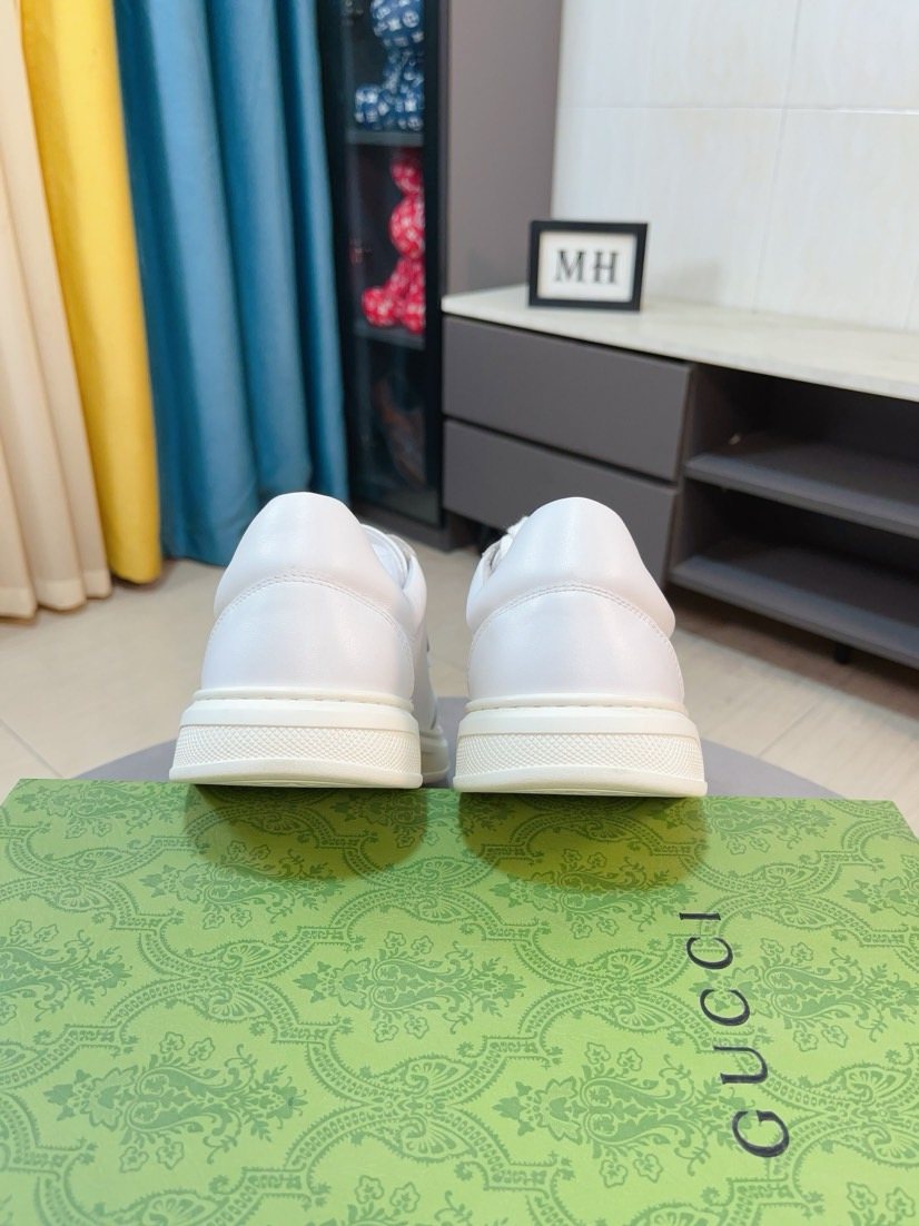 Gucci Low-Top Lace-Up Sneakers