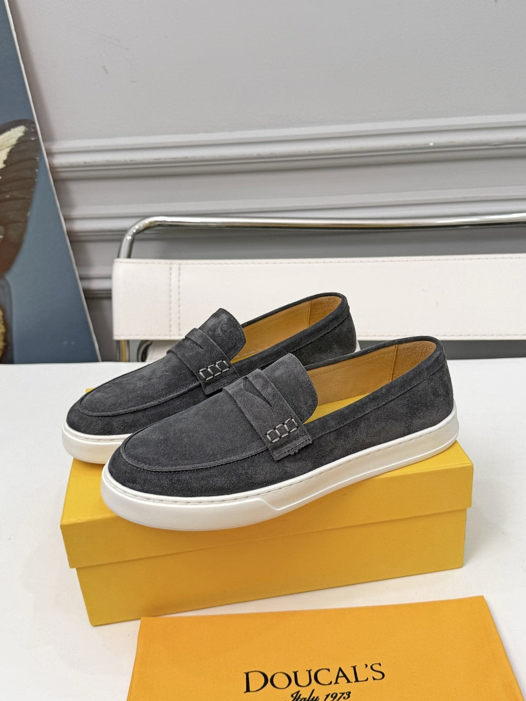 Doucal's Contrast-Sole Slip-On Shoes