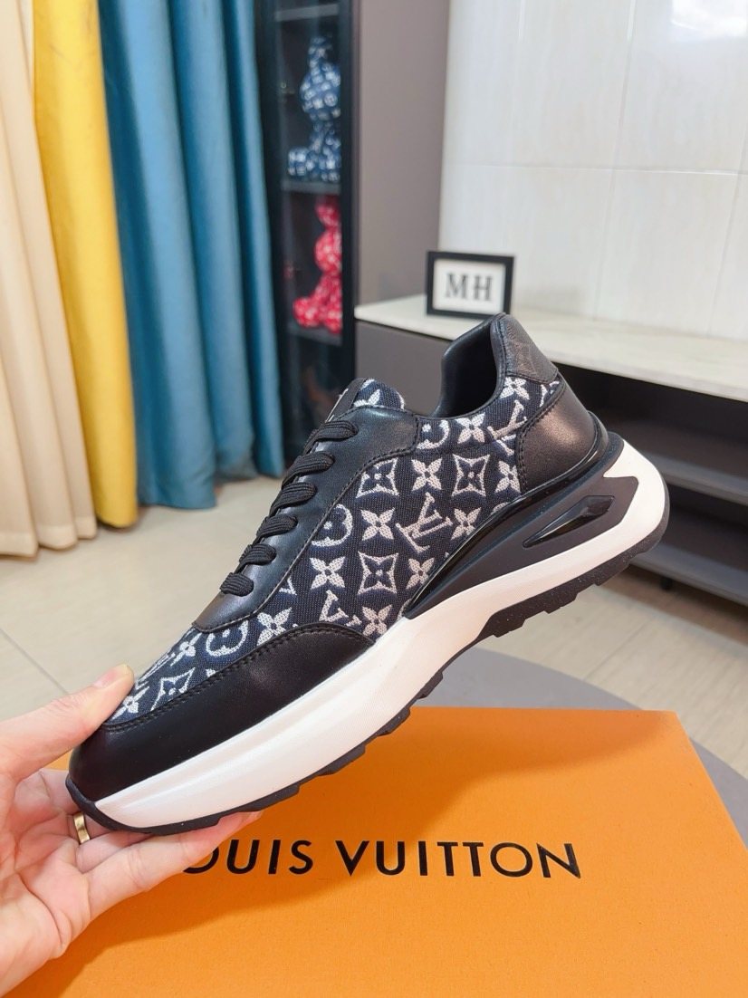 Louis Vuitton Patterned Low-Top Sneakers